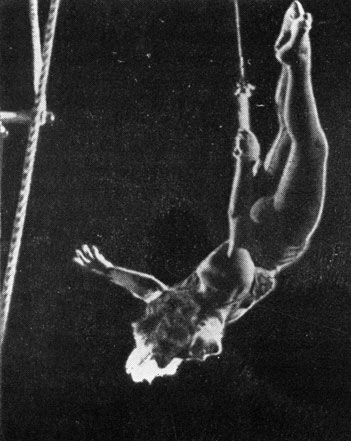 Воздушная гимнастка Мариз Бегари