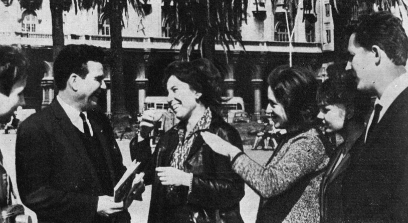 Уругвай. Артисты советского цирка и поэт - коммунист Ориэль Бодано