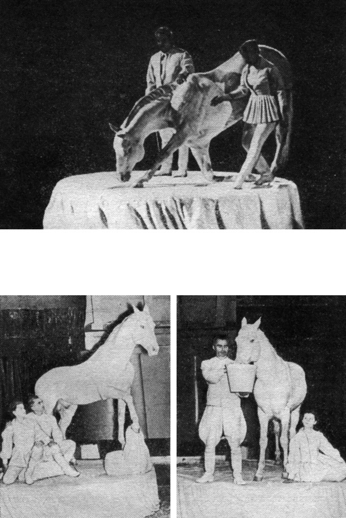 'Конные скульптуры'. И. и А. Королевы